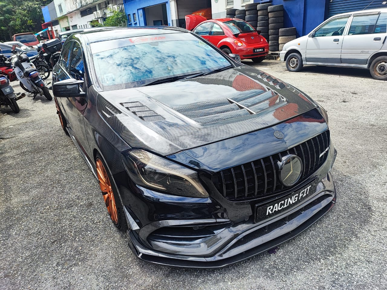 W176 A CLASS W176 FACELIFT CARBON FIBER BODYKIT